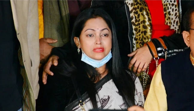 নায়িকা নিপুণের বিরুদ্ধে ৬৪ জেলায় মামলা প্রস্তুতি নেওয়া হচ্ছে
