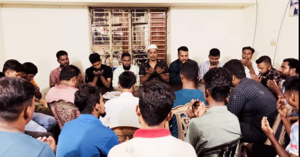 জেলা যুবদল নেতা টুটুলের জন্মদিন উপলক্ষে স্বেচ্ছাসেবক দলের উদ্যোগে দোয়া মাহফিল