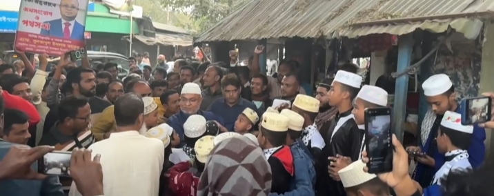 তানোরে ধানের শীষ প্রতীকের প্রত্যাশী সুলতানুল ইসলাম তারেকের জনসংযোগ ও পথসভা অনুষ্ঠিত