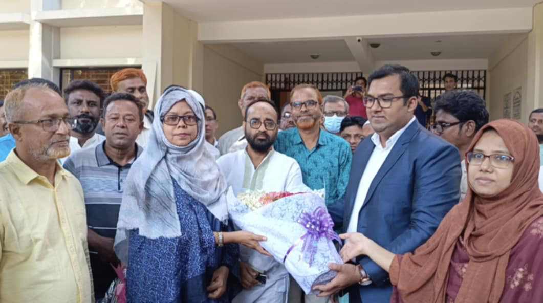 তানোরে নবাগত জেলা প্রশাসকের আগমন উপলক্ষে সুধিজনদের সাথে মতবিনিময় সভা