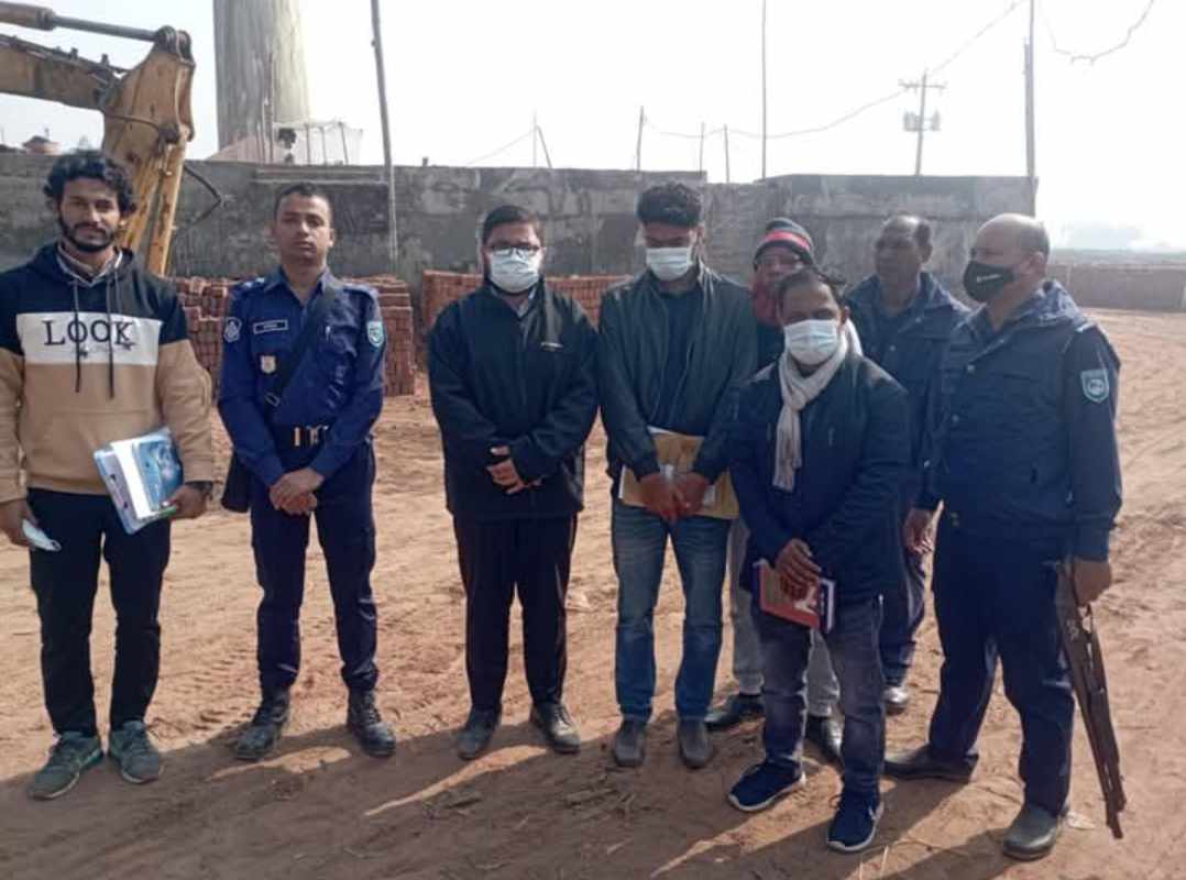 পলাশবাড়ীতে ৪টি ইট ভাটায় অভিযান ১৪ লাখ টাকা জরিমানা