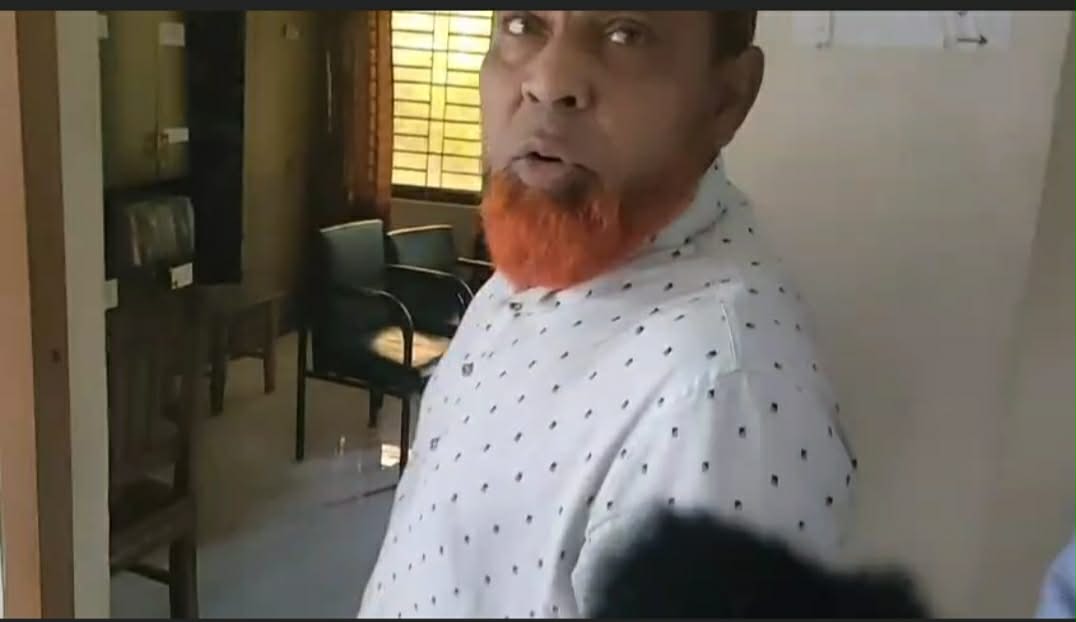 আত্রাইয়ে রাস্তা সংস্কারে অনিয়মের তথ্য সংগ্রহে গিয়ে ২ সাংবাদিক হেনস্তা