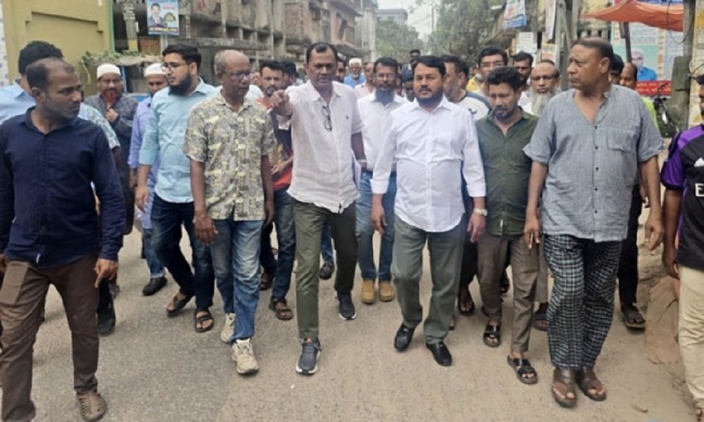 রাজশাহীতে বড় মসজিদ সড়কের কাজ বর্ষার আগেই শেষ করার নির্দেশ
