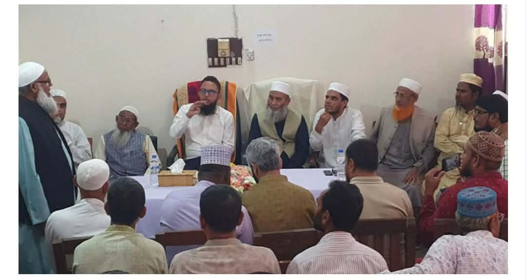 তানোরে সাব রেজিস্ট্রি অফিস পরিদর্শনে করলেন এমপি মুজিবুর রহমান